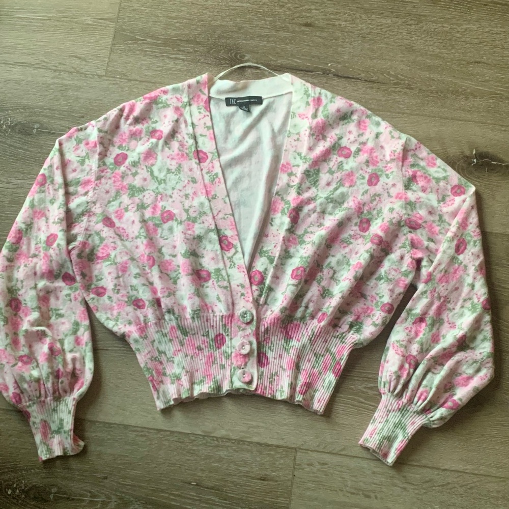 INC International Concepts Pink Floral V-Neck Cropped Cardigan size M